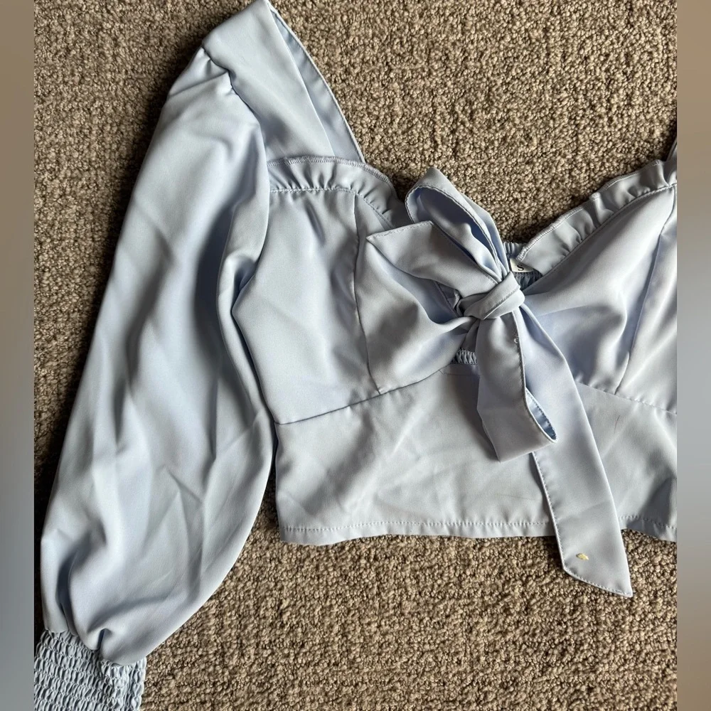 NWOT Knot Front Frill Shirred Long Sleeve Crop Top Blouse Blue Womens Size Small
